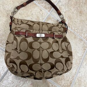 Coach Chelsea Ashlyn signature shoulder bag  as is! Accepting offers
